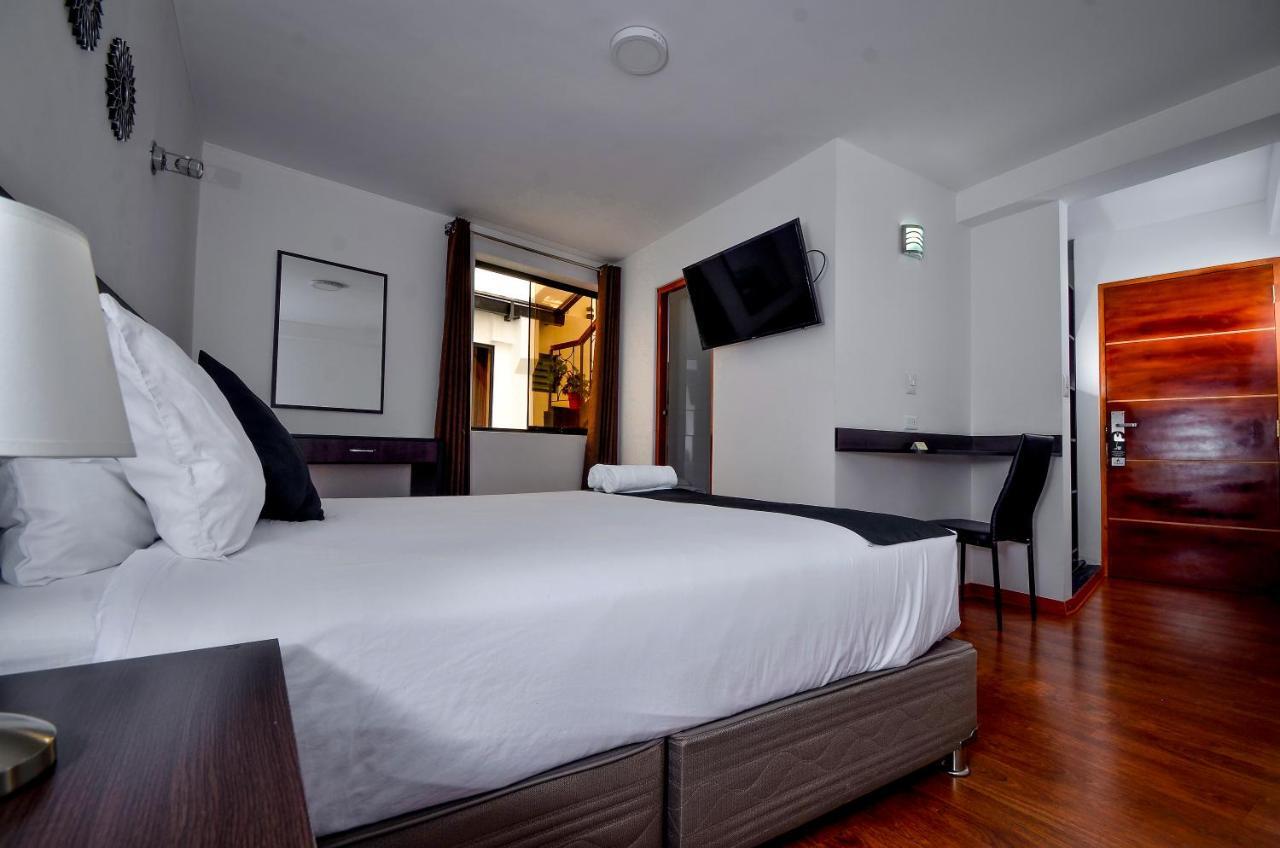Double Room Extra Large Bed,964900891:JPEG